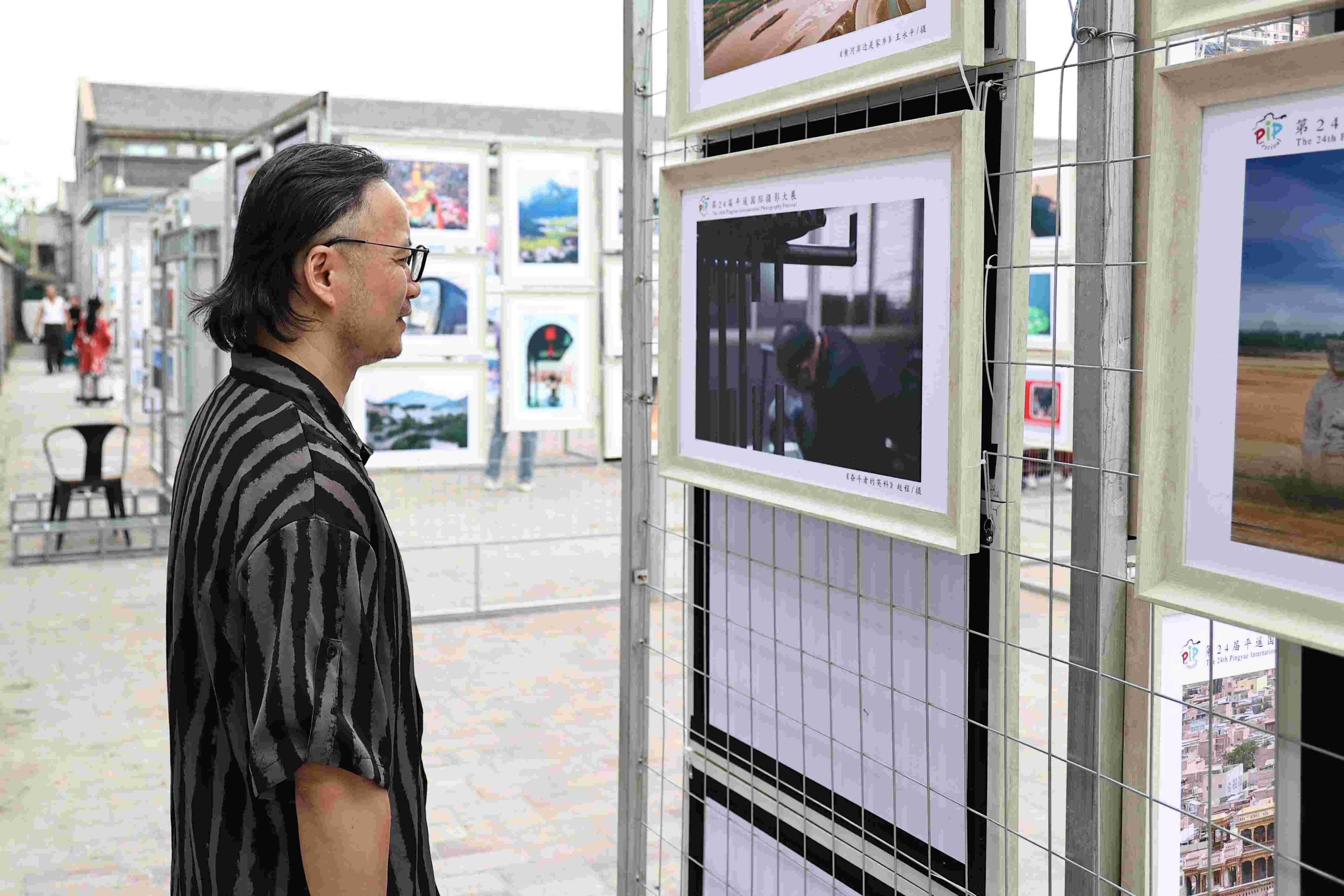 Recently, INTCO Medical was shortlisted for the 2024 Pingyao International Photography Exhibition with two photographs full of the spirit of struggle.