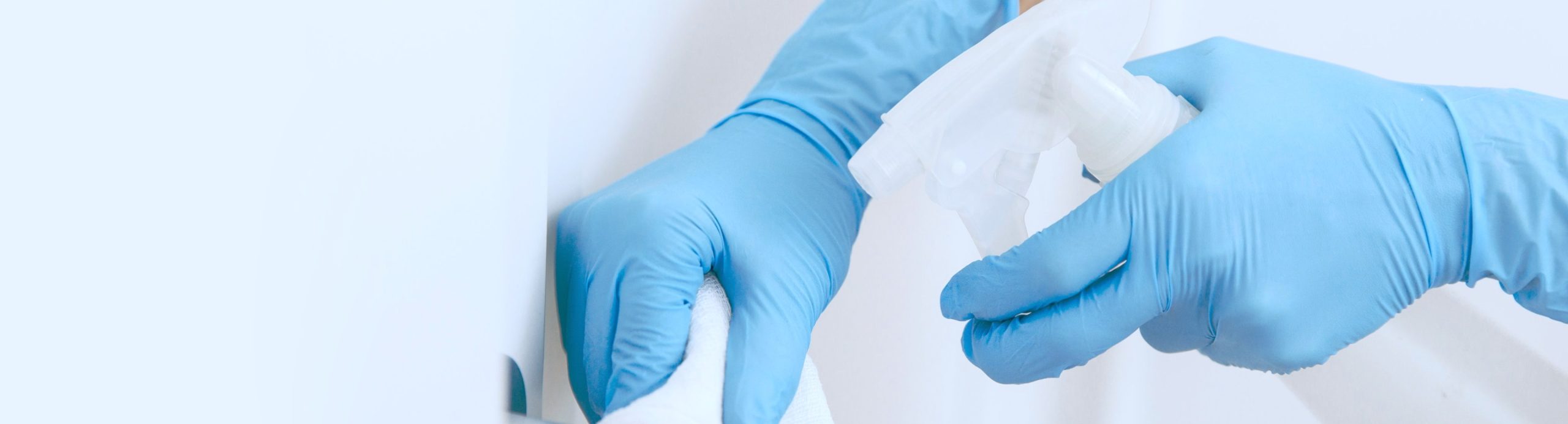 INTCO medical blue nitrile gloves in housework